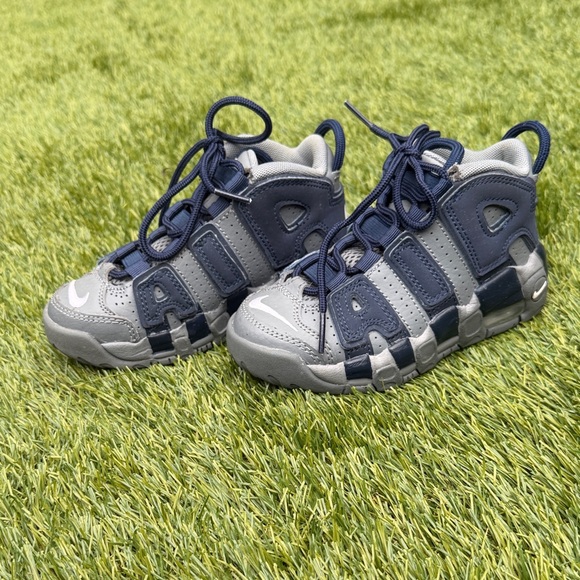 Nike Boys Air More Uptempo Georgetown Gray with Navy Blue accents. - Picture 3 of 11